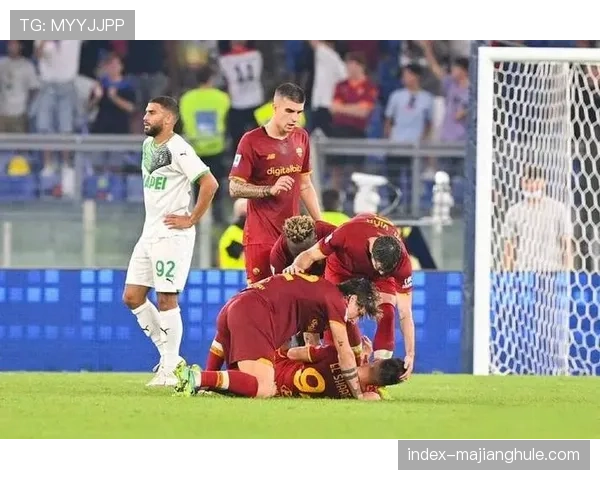 特写：萨索洛老将贝拉尔迪任意球破门，打入个人意甲第150球