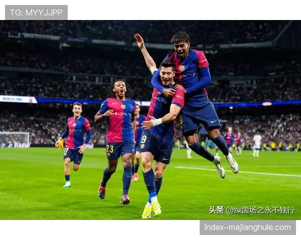 巴萨中卫阿劳霍恢复合练，有望在欧冠关键战执行特殊盯人任务